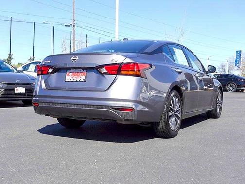 Brilliant Silver Metallic 2024 Nissan Altima 2.5 SV