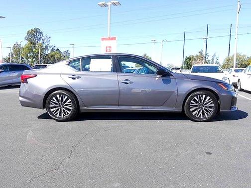 Brilliant Silver Metallic 2024 Nissan Altima 2.5 SV