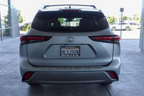 2024 Toyota Highlander Platinum