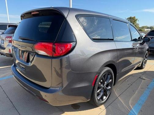 2019 Chrysler Pacifica Touring Plus