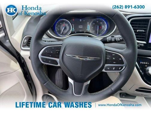 Silver Mist Clearcoat 2024 Chrysler Pacifica Touring-L