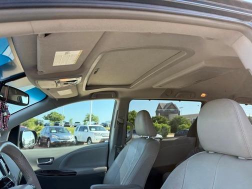 2011 Toyota Sienna XLE