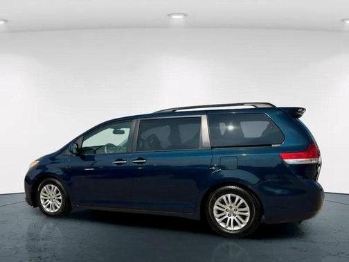 2011 Toyota Sienna XLE