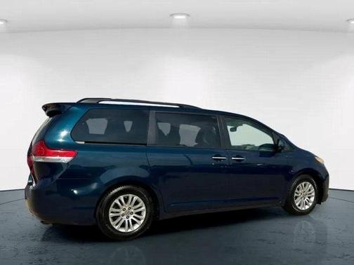 2011 Toyota Sienna XLE