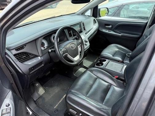2017 Toyota Sienna SE