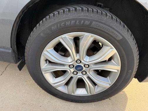 2021 Ford Edge Titanium