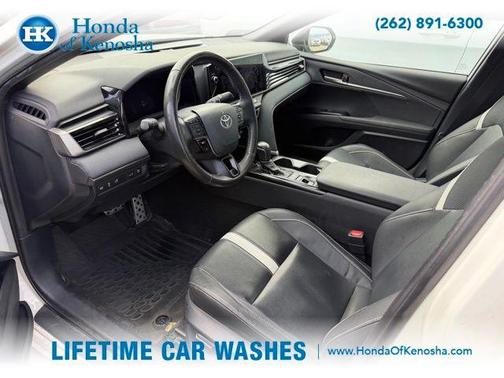 Ice 2025 Toyota Camry SE