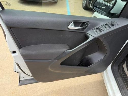2017 Volkswagen Tiguan Limited 2.0T