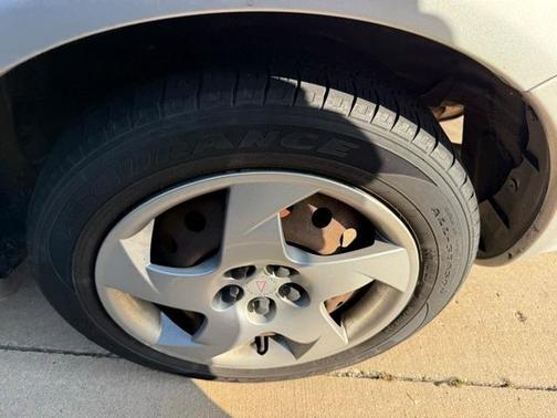 2004 Pontiac Vibe 