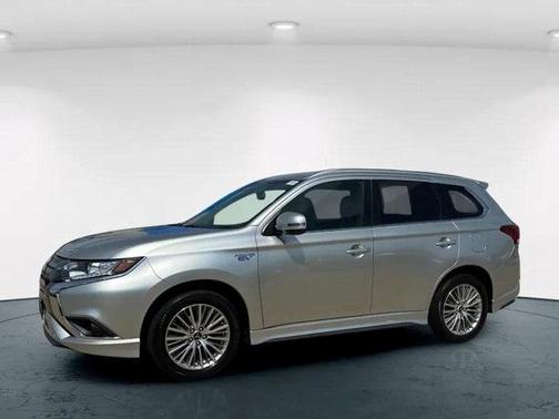 2022 Mitsubishi Outlander PHEV SEL