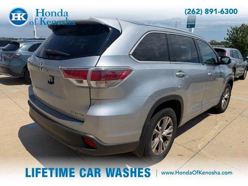 Silver Sky Metallic 2015 Toyota Highlander XLE