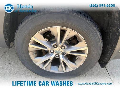 Silver Sky Metallic 2015 Toyota Highlander XLE