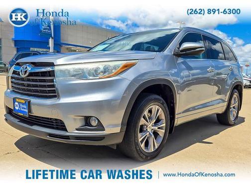 Silver Sky Metallic 2015 Toyota Highlander XLE