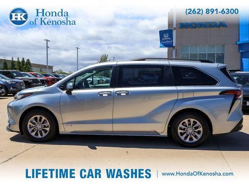 Celestial Silver Metallic 2021 Toyota Sienna LE