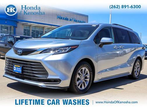Celestial Silver Metallic 2021 Toyota Sienna LE