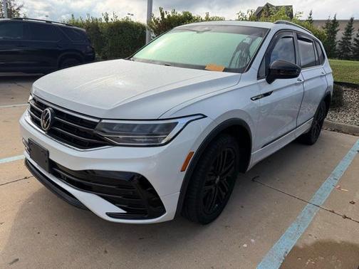 2022 Volkswagen Tiguan 2.0T SE R-Line Black