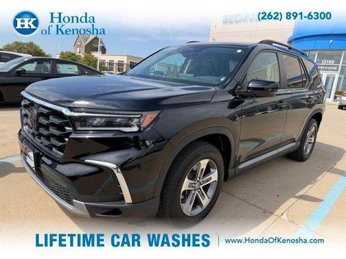 Crystal Black Pearl 2023 Honda Pilot EX-L 8-Passenger