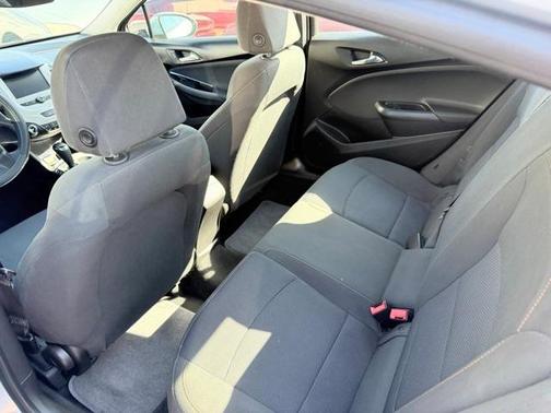 2018 Chevrolet Cruze LS