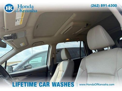 Diamond White Pearl 2019 Honda Pilot Elite