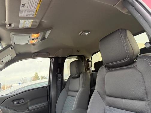 2023 Nissan Frontier SV