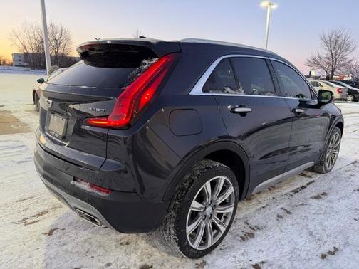 2022 Cadillac XT4 Premium Luxury