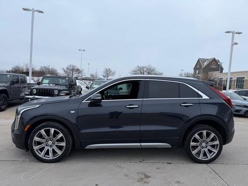 2022 Cadillac XT4 Premium Luxury