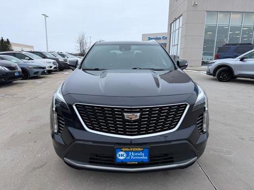 2022 Cadillac XT4 Premium Luxury