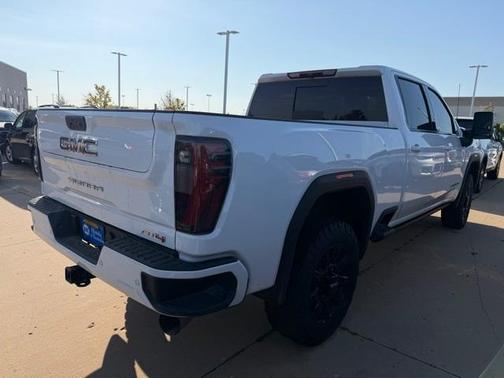 2024 GMC Sierra 2500 AT4