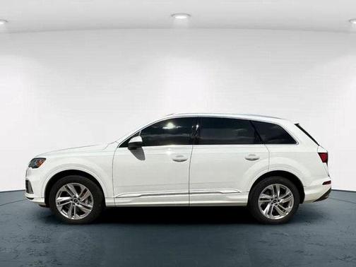 2023 Audi Q7 45 Premium