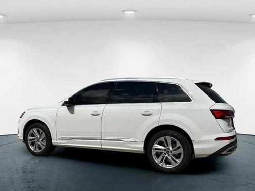 2023 Audi Q7 45 Premium