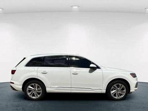2023 Audi Q7 45 Premium