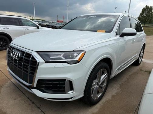 2023 Audi Q7 45 Premium