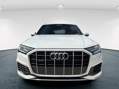 2023 Audi Q7 45 Premium
