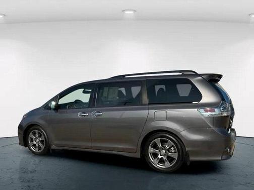 2017 Toyota Sienna SE