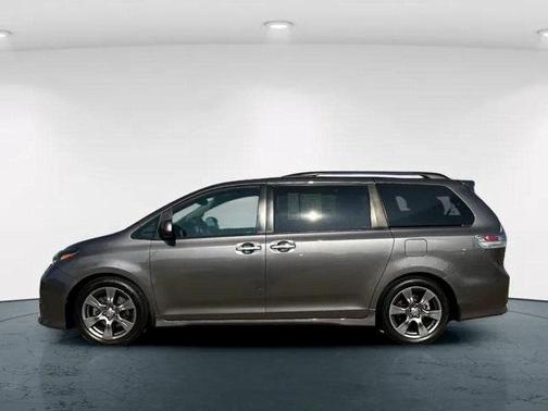 2017 Toyota Sienna SE