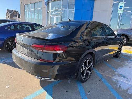 2020 Volkswagen Passat 2.0T R-Line