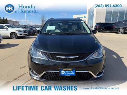 2017 Chrysler Pacifica Touring-L Plus