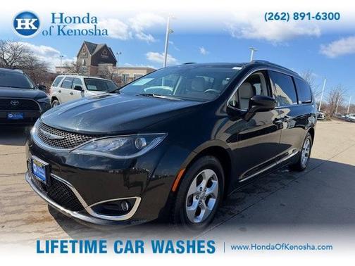 2017 Chrysler Pacifica Touring-L Plus