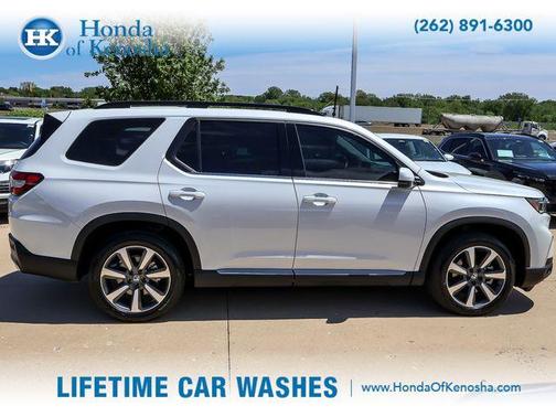 Platinum White 2025 Honda Pilot Elite