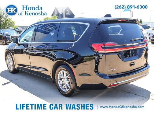 Diamond Black 2024 Chrysler Pacifica Touring-L