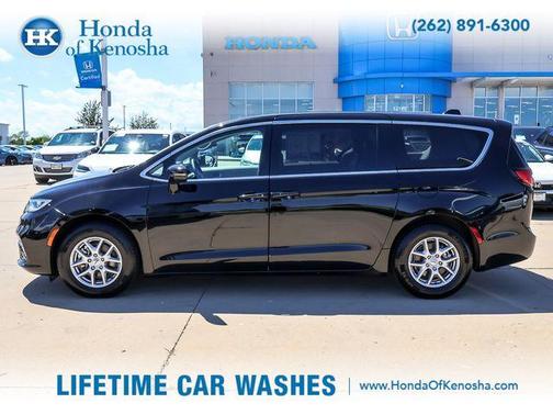 Diamond Black 2024 Chrysler Pacifica Touring-L