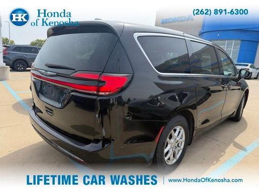 Diamond Black 2024 Chrysler Pacifica Touring-L