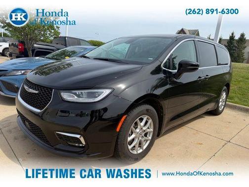 Diamond Black 2024 Chrysler Pacifica Touring-L