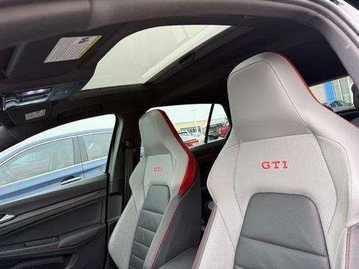2023 Volkswagen Golf GTI 2.0T SE