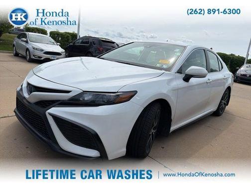 Ice 2024 Toyota Camry Hybrid SE