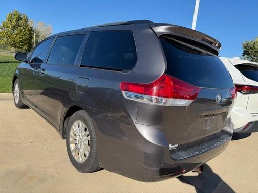 2011 Toyota Sienna XLE