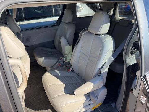 2011 Toyota Sienna XLE