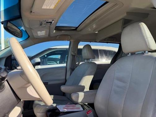 2011 Toyota Sienna XLE