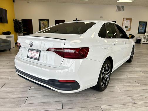 Pure White 2023 Volkswagen Jetta 1.5T Sport