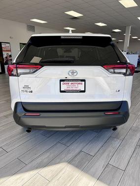 2020 Toyota RAV4 LE